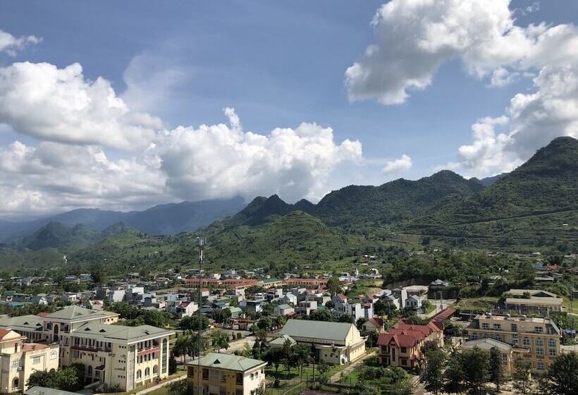 هتل Hoang Nham Luxury