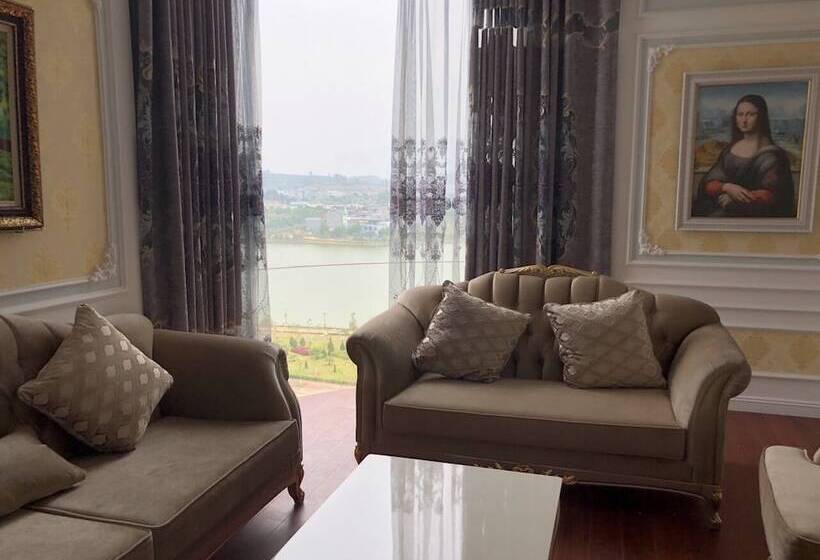هتل Hoang Nham Luxury
