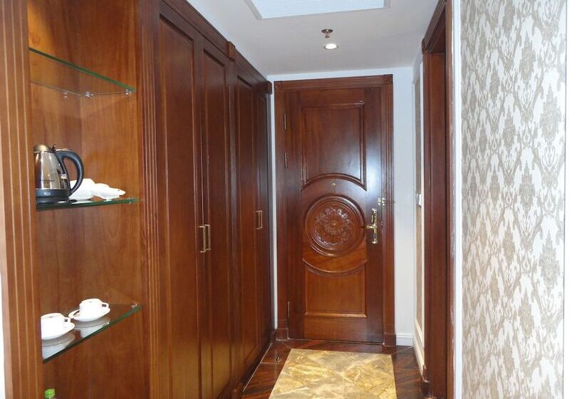 هتل Hoang Nham Luxury