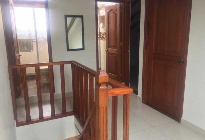 هتل Hospedaje Villa Monica