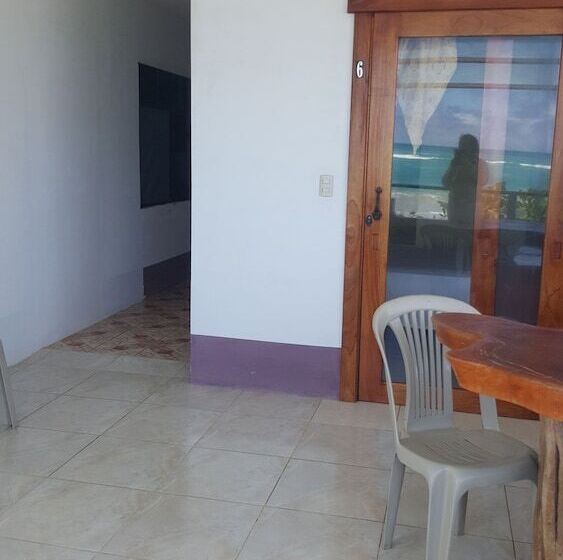 فندق Hostal Los Delfines