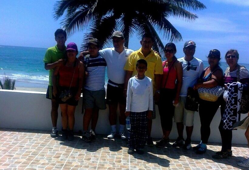 فندق Hostal Los Delfines