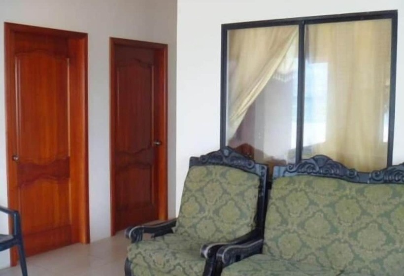 فندق Hostal Los Delfines