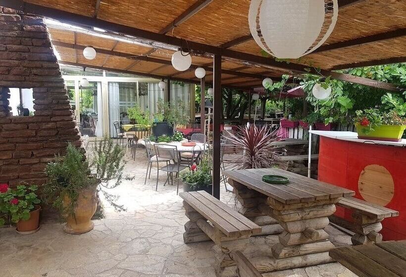 فندق Hôtel Auberge Du Bérange