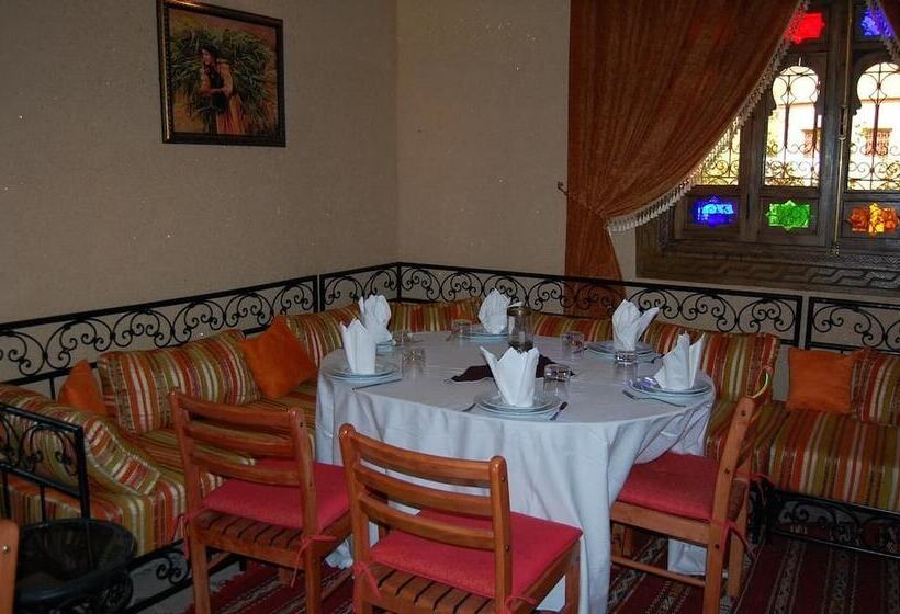 هتل Hôtel Restaurant Les Etoiles Du Toubkal