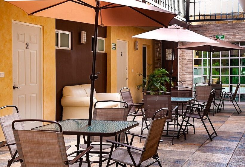 ホテル Huaxteca Inn