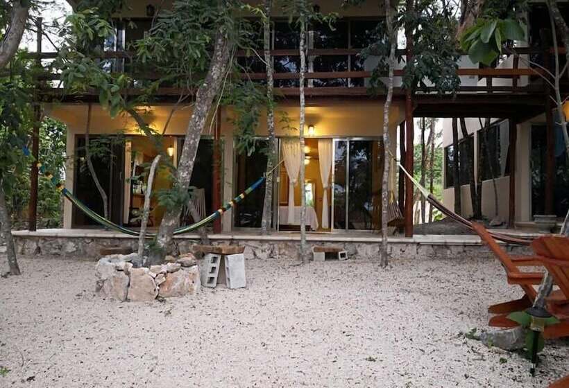 בית מלון כפרי Iguana Rana Cabins Bacalar