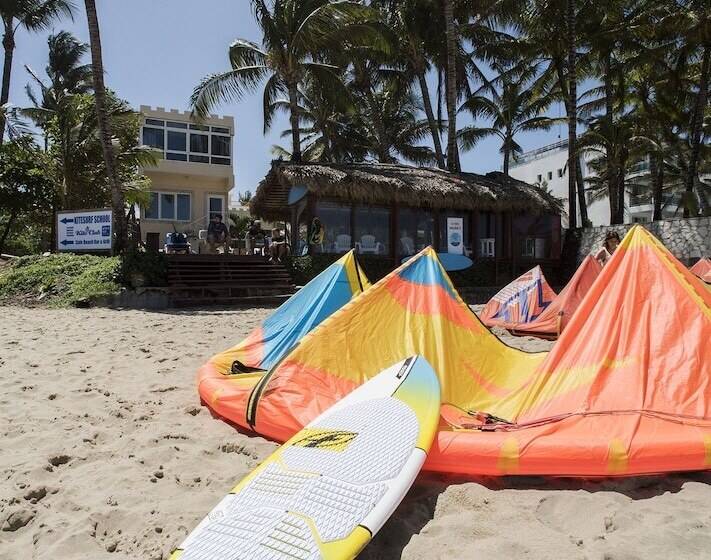 בית מלון כפרי Kite Beach Inn