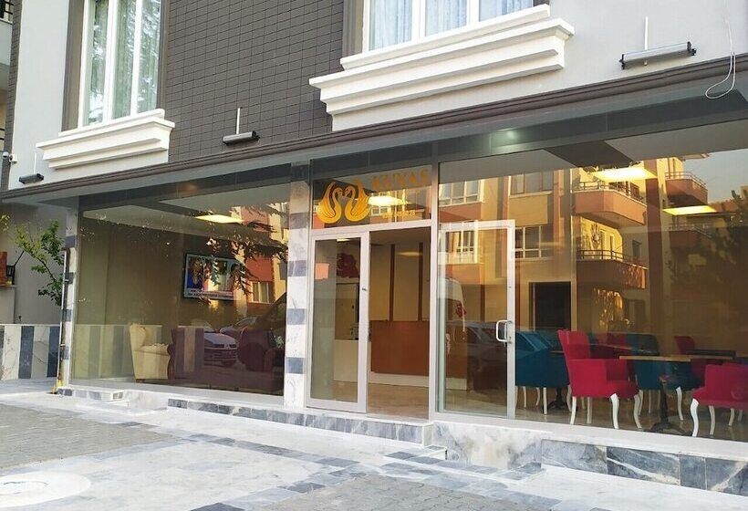 ホテル Kuyas Apart