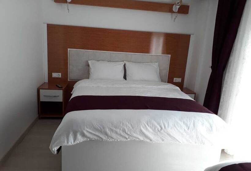 ホテル Kuyas Apart