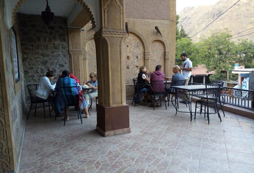 호텔 Hôtel Restaurant Les Etoiles Du Toubkal