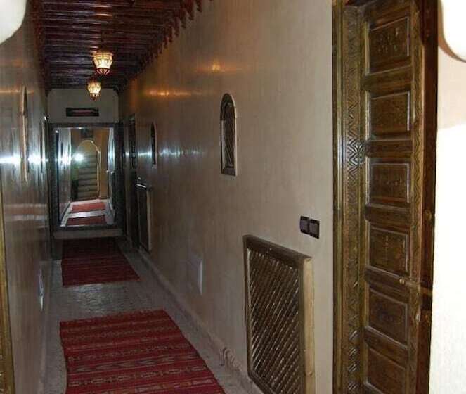 호텔 Hôtel Restaurant Les Etoiles Du Toubkal