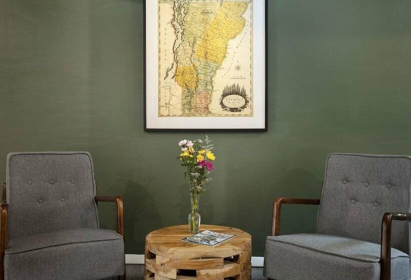 هتل The Lodge At Mount Snow