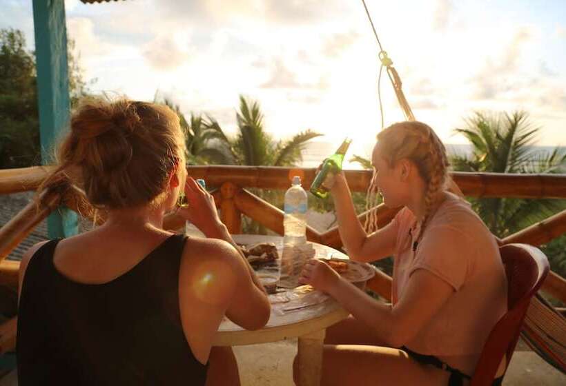 فندق Montañita Chill Out House