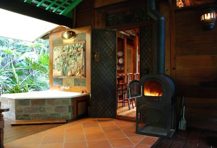 בית מלון כפרי Wollumbin Palms Rainforest Retreat