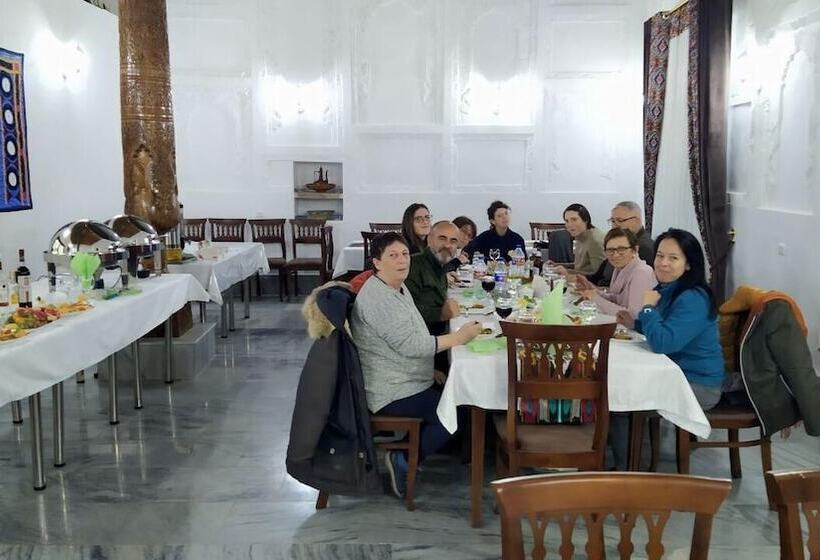 ホテル New Star Khiva