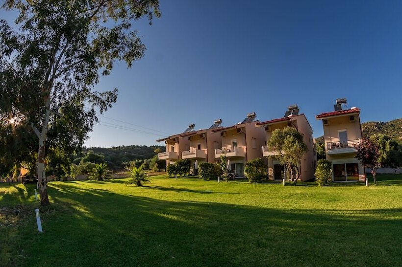 ホテル Parea Kalamitsi