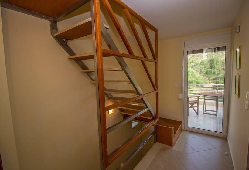 ホテル Parea Kalamitsi