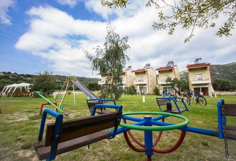 ホテル Parea Kalamitsi