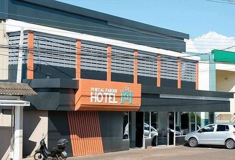 Отель Portal Parque