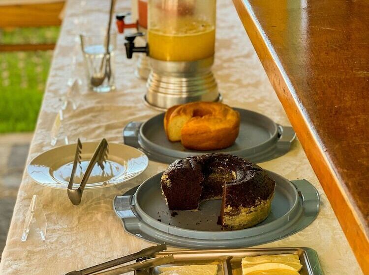 ホテル Pousada Theodora