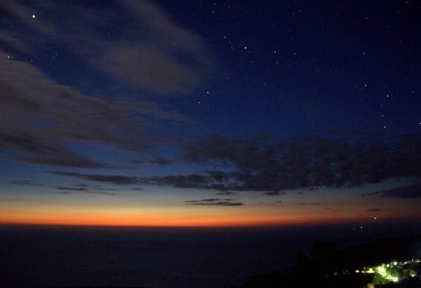 هتل Serenity Boutique Suites