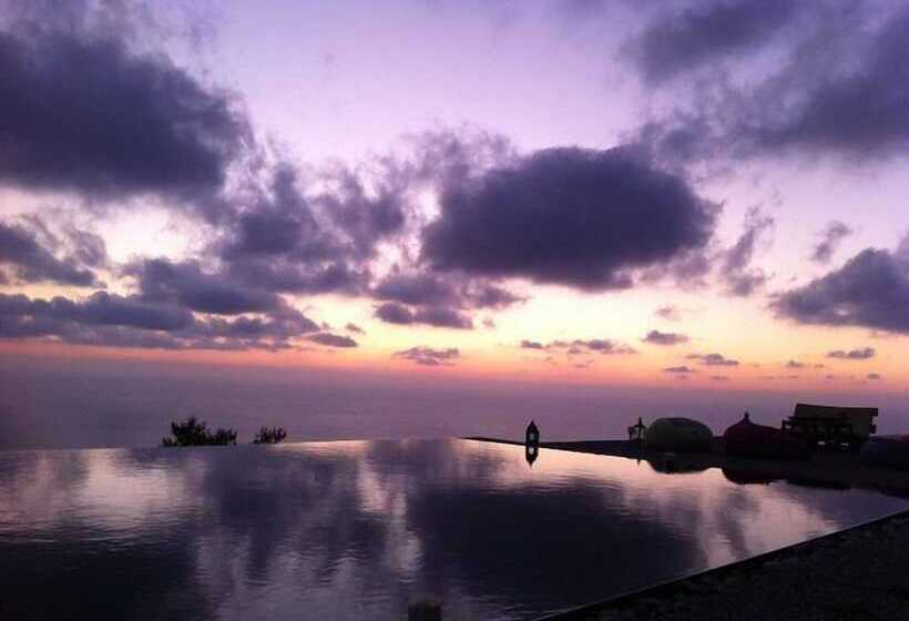 هتل Serenity Boutique Suites