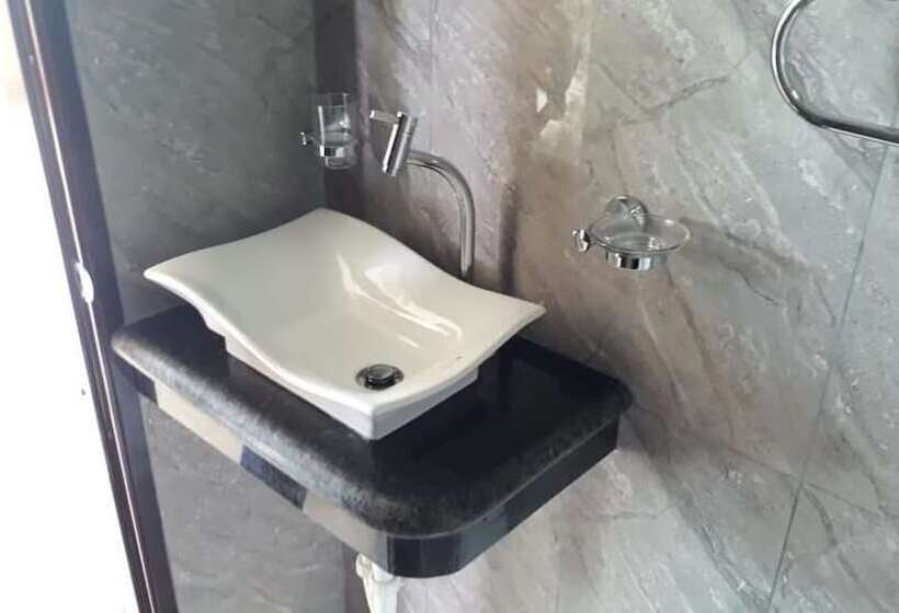 Отель Sinai Tower Inn