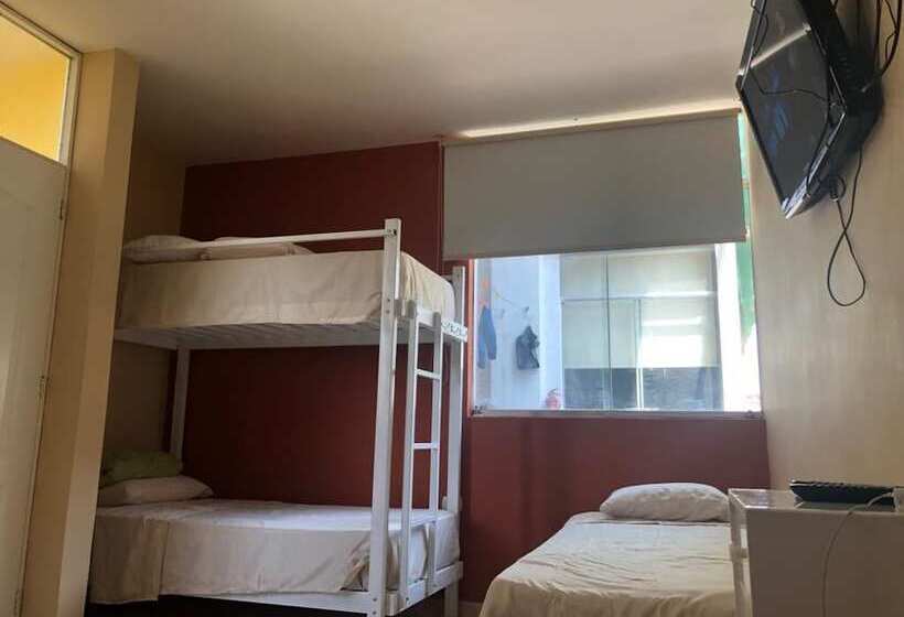 בית מלון כפרי The Airport House