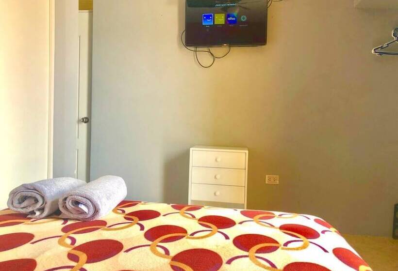 בית מלון כפרי The Airport House