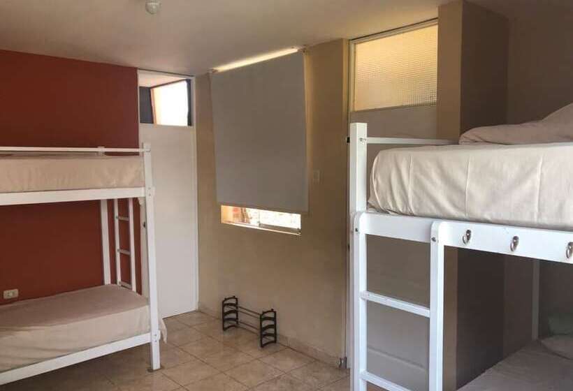 בית מלון כפרי The Airport House