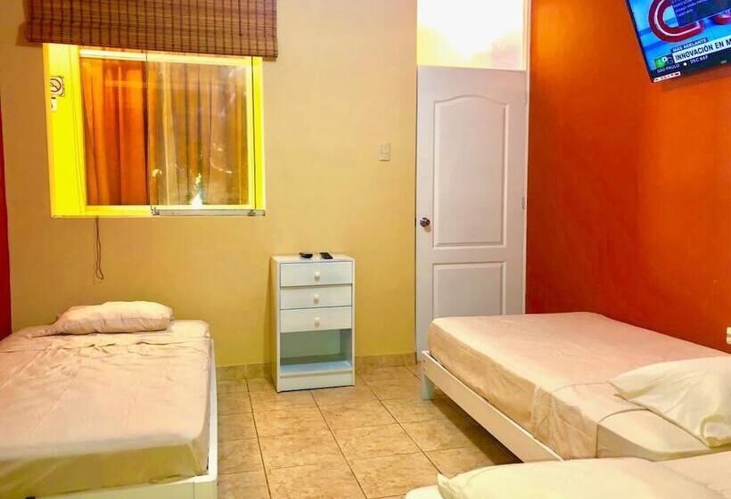 בית מלון כפרי The Airport House