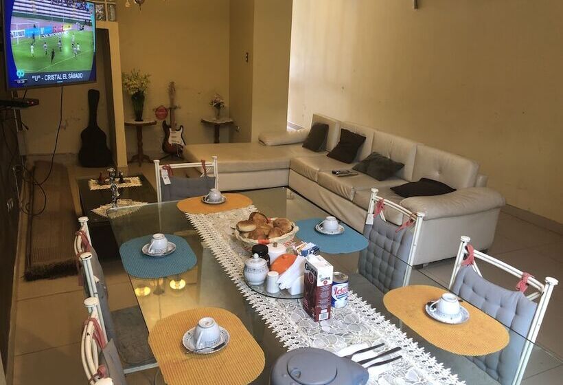 בית מלון כפרי The Airport House