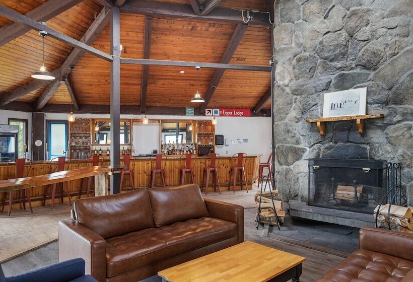 هتل The Lodge At Mount Snow