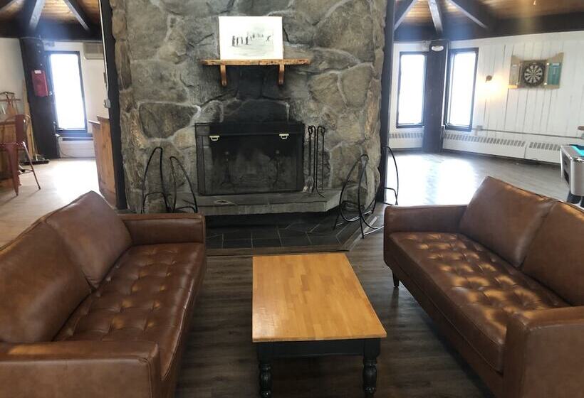 هتل The Lodge At Mount Snow
