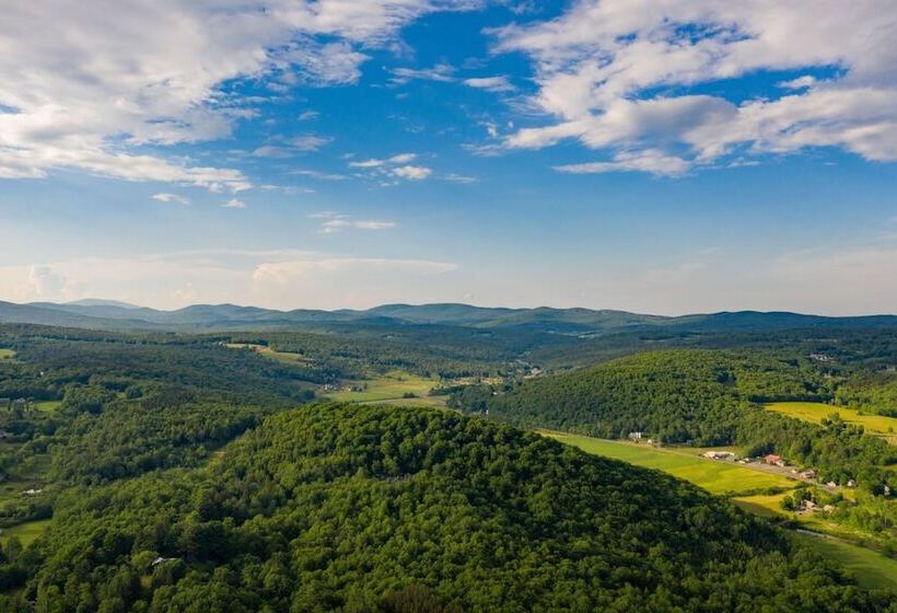 هتل The Lodge At Mount Snow