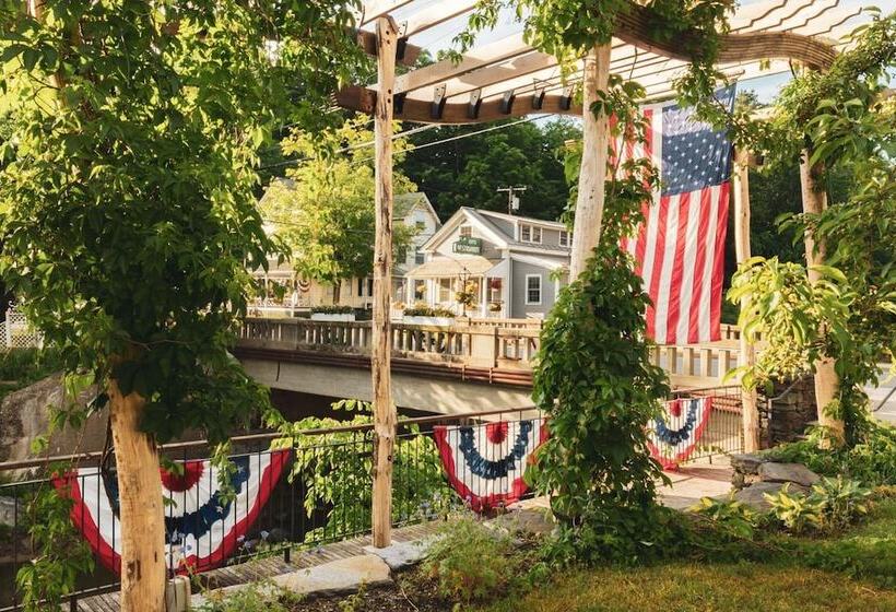 هتل The Lodge At Mount Snow