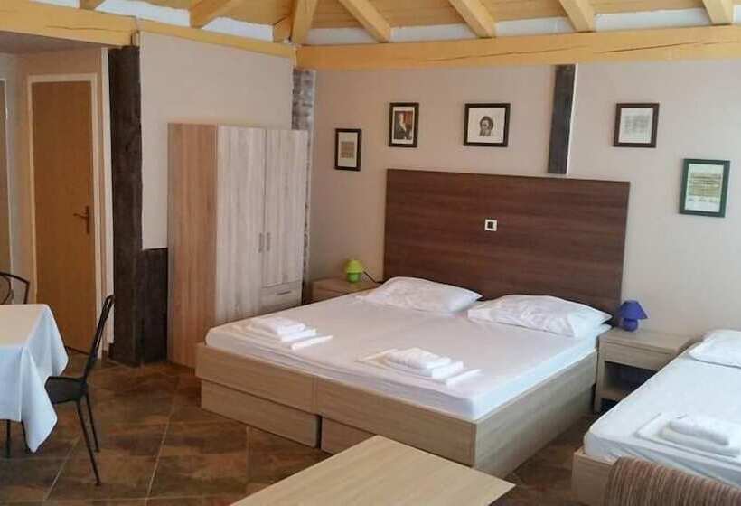 בית מלון כפרי The Movie Resort Apart