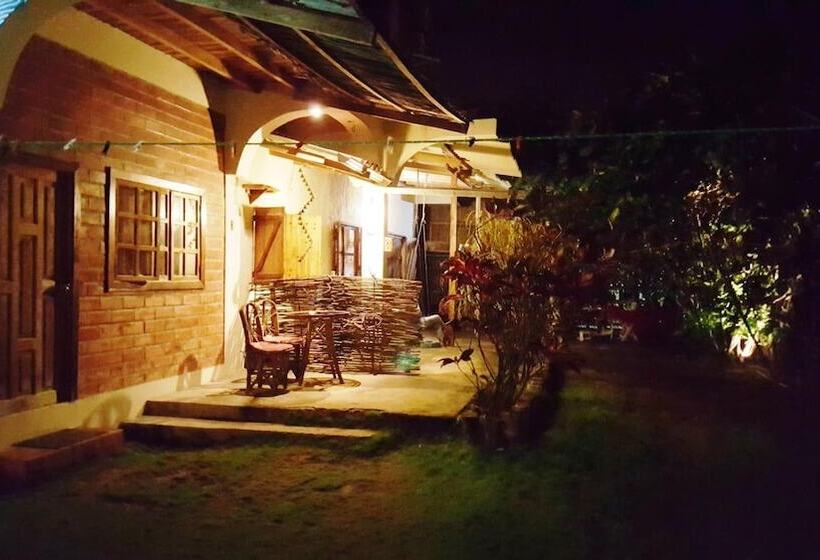 בית מלון כפרי The Sea Garden House