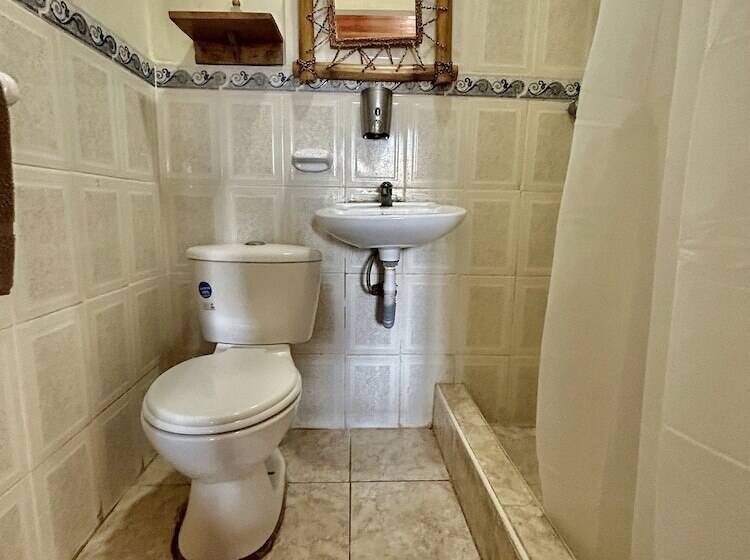 בית מלון כפרי The Sea Garden House