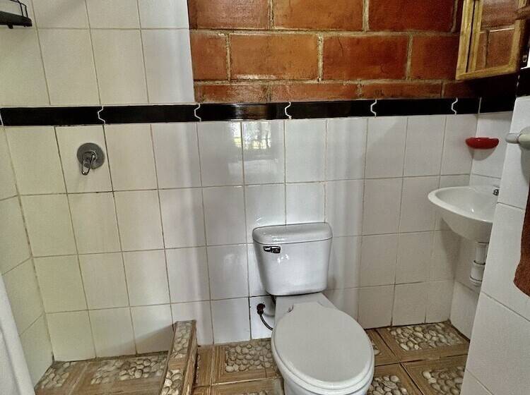 בית מלון כפרי The Sea Garden House