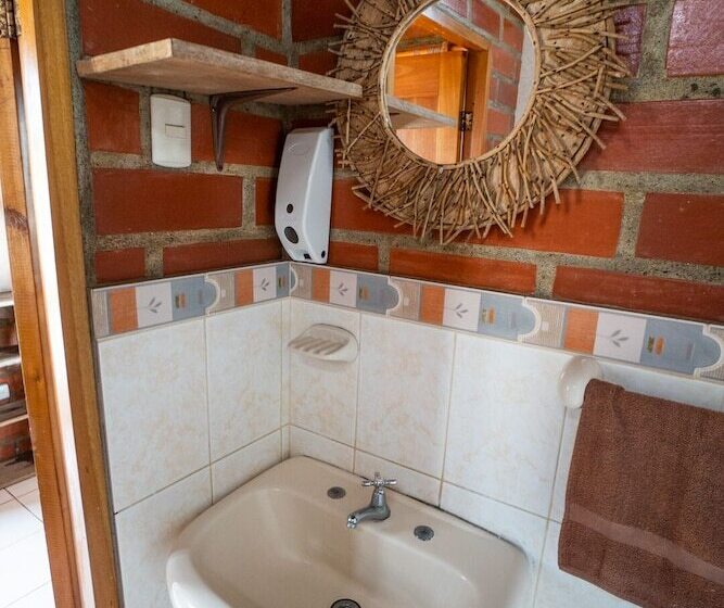 בית מלון כפרי The Sea Garden House