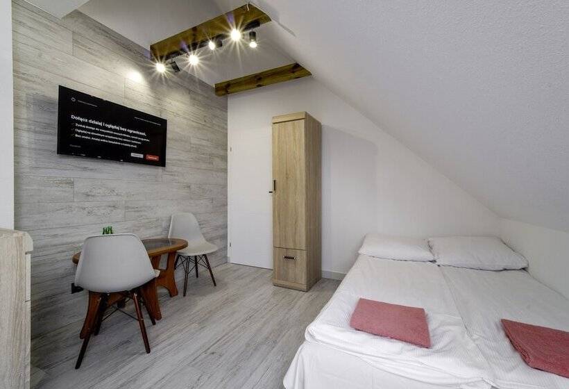 ホテル Wczasowa 8 Apartments