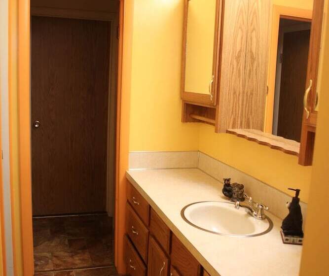 בית מלון כפרי Yellowstone Wildlife Cabins