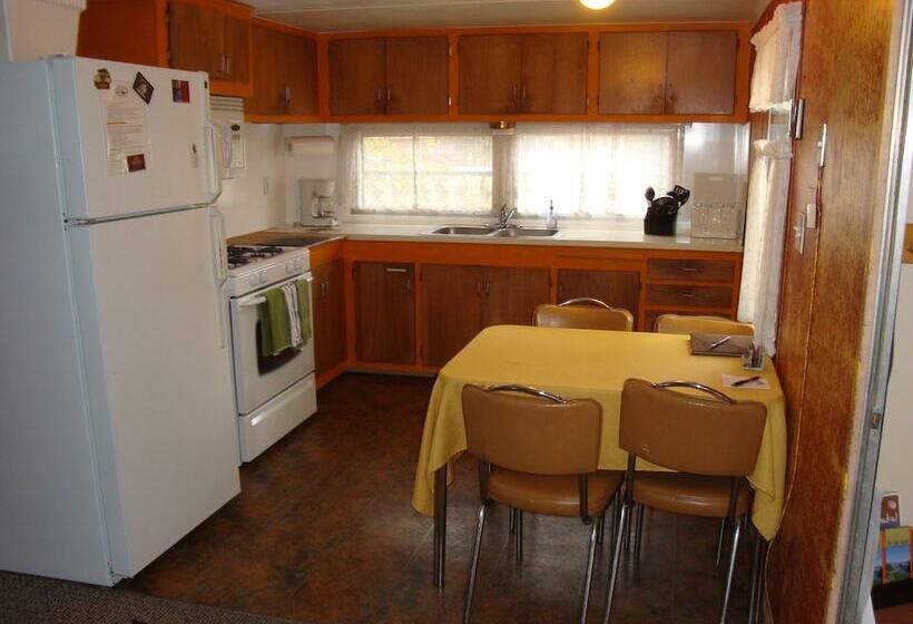 בית מלון כפרי Yellowstone Wildlife Cabins