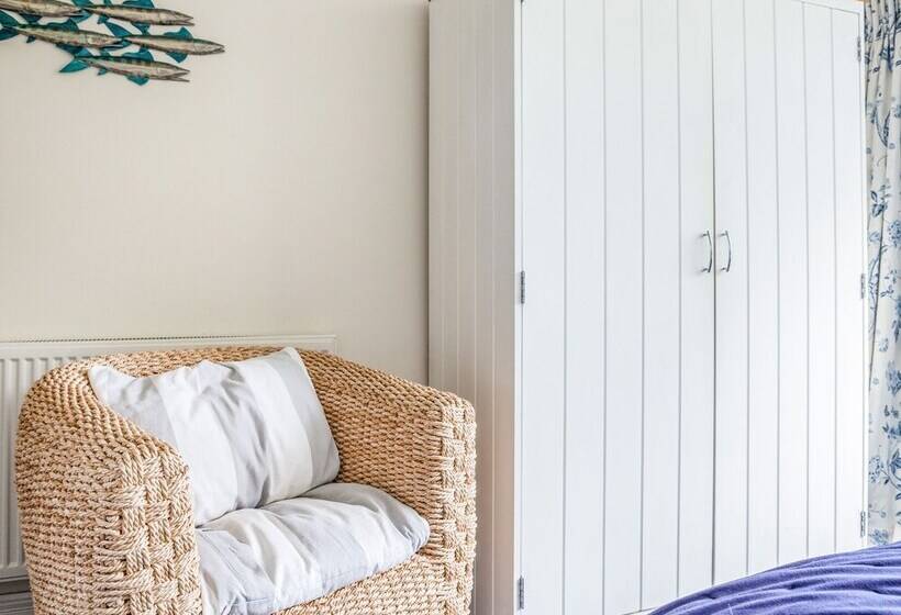 Hydeaway, 7 Grafton Towers