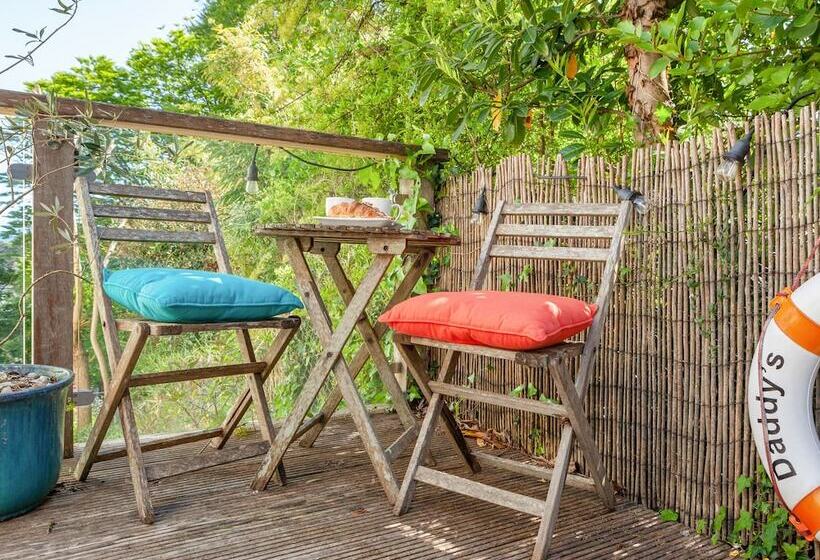 Hydeaway, 7 Grafton Towers