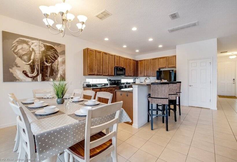 Impressive Waterfront Retreat Near Disney With Cinema Room   5bd/4ba Ph   Rav5341