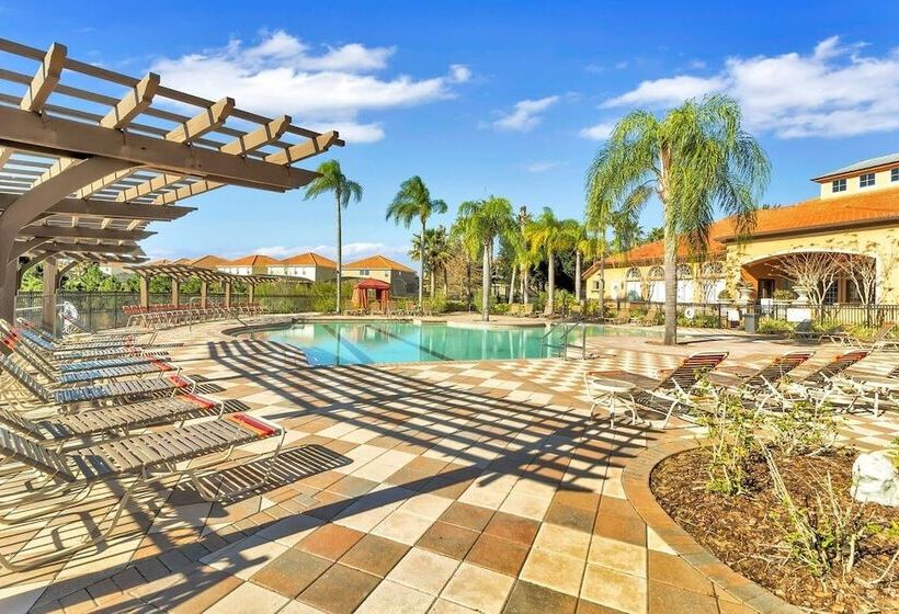 Impressive Waterfront Retreat Near Disney With Cinema Room   5bd/4ba Ph   Rav5341