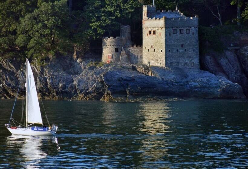 Keepers Lodge, Hillfield Village